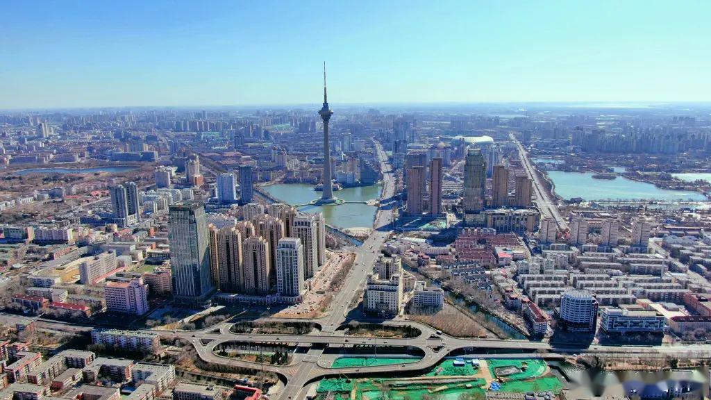 图片来源@阎魔暗 当平时川流不息的八里台立交桥,一改繁忙,变得畅通无