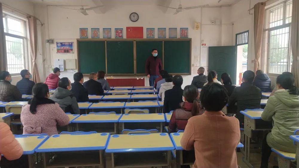 复学在即大余县举行了这一场实战演练观摩