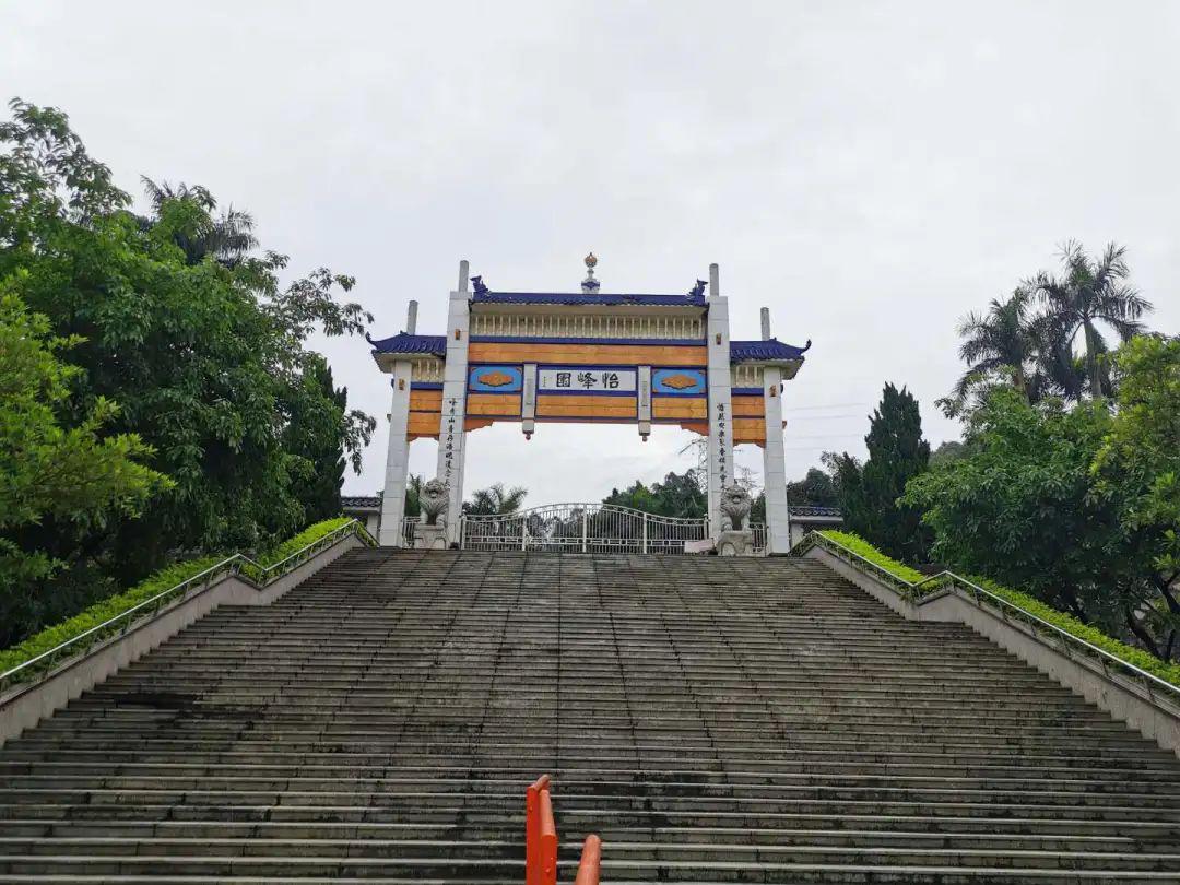 石碁镇怡峰园正觉堂集体祭扫村民家中拜祭文明祭扫让这个清明更有温度