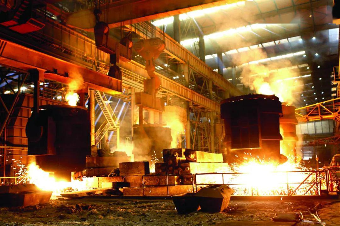 这里有拍摄于2005年8月7日,铸钢厂老厂6罐合浇190吨178