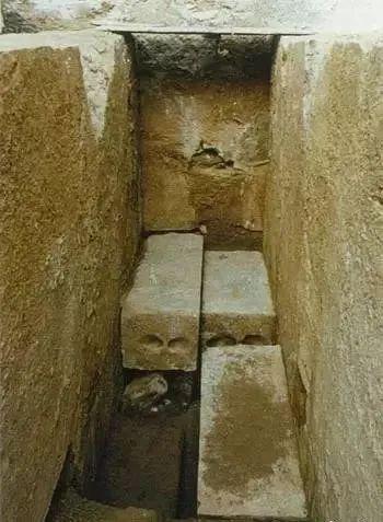 拨云见日,走进2000多年前大汉楚王的地下宫殿!_墓葬