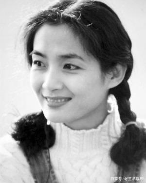 她是元芳前妻白眉大侠中的陆小英患癌隐瞒家人到弥留