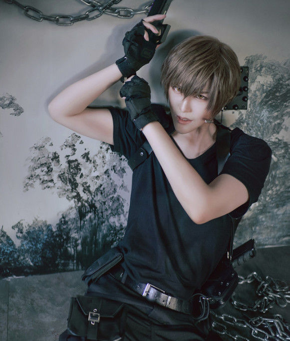 高颜值小哥cos白起主动撩衣大秀6块腹肌网友心动的感觉