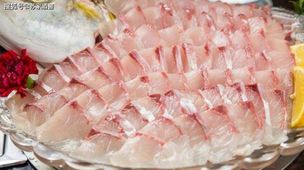 的《膳夫经手录》中提到:"鲙,莫先于鲫鱼,鳊,鲂,鲷,鲈次之,鲚,味,鮟