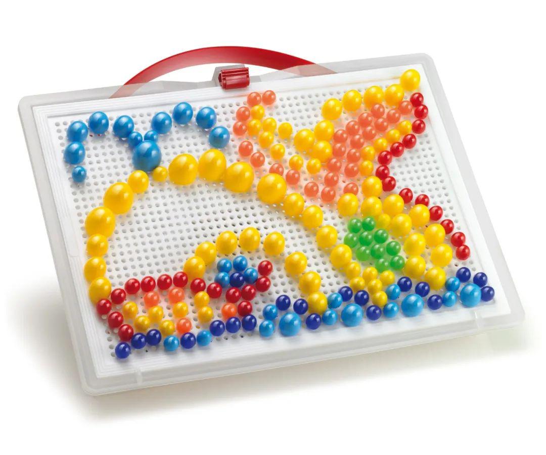 开团简单好玩的拼插玩具蘑菇钉给孩子想象和创造空间