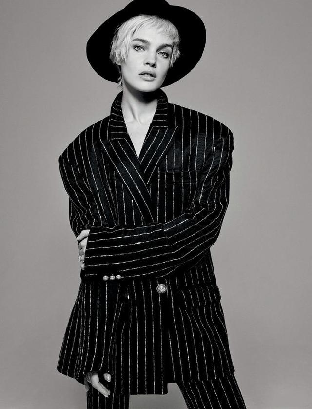 比起表现力,lucas也是差妈妈一截.