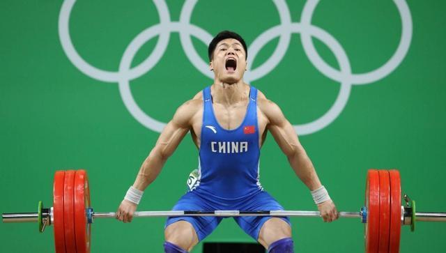 中国体坛的肌肉代表:易建联拥有麒麟臂,朱婷的肌肉不输爷们
