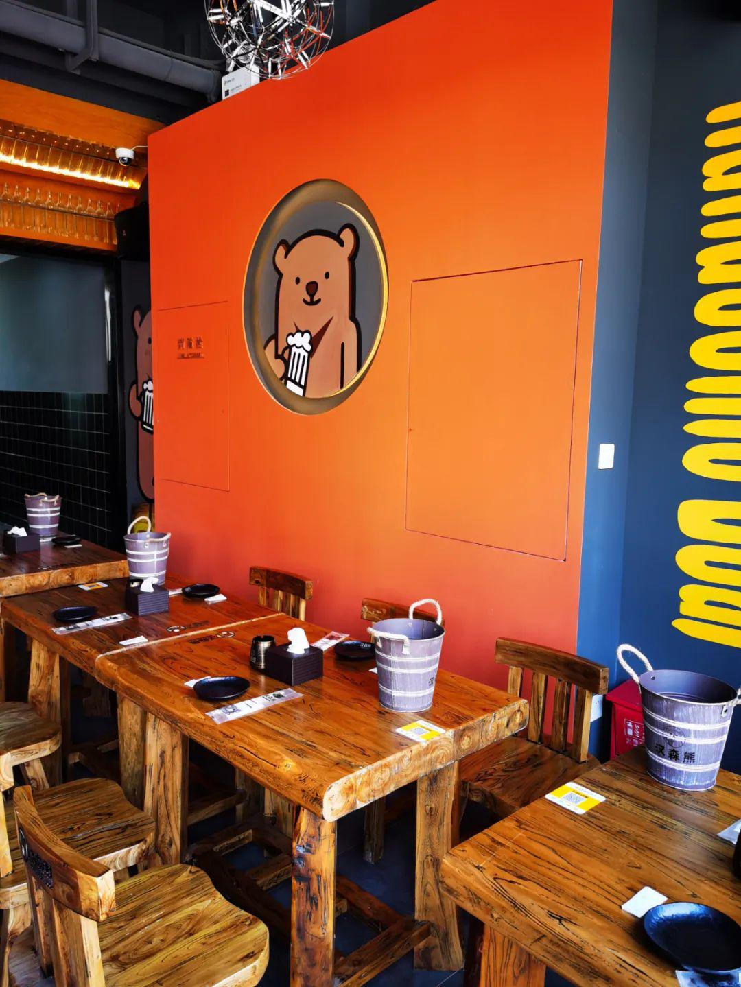 你一定也在六合的街头巷尾寻找过吧华灯璀璨的深夜都市从不缺少酒吧和