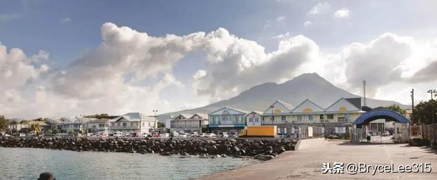格林纳达政府已向所有商务旅行者关闭机场.