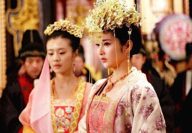 原创回纥可汗去世胡人逼大唐公主殉葬公主用刀割破脸满足了吗