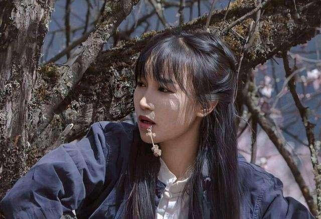 李子柒因为奶奶停更,这个正当红的农村姑娘,始终心如明镜