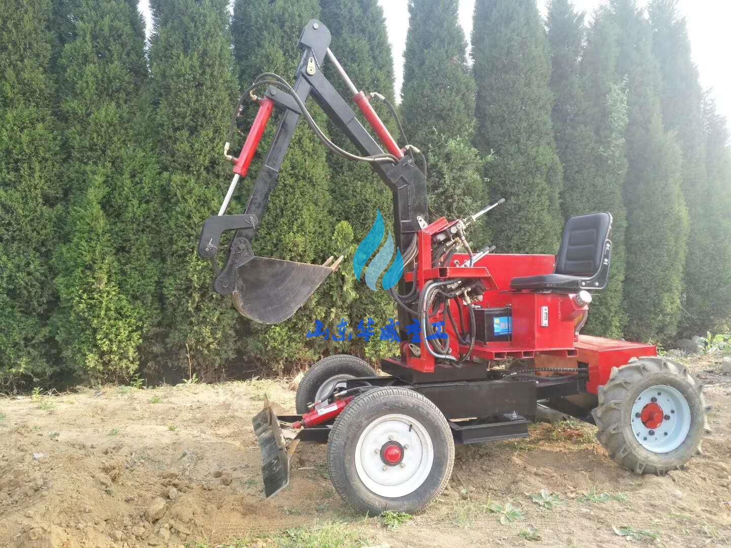 六合一农用工程用小型轮胎挖掘机一万多元的挖掘机是什么样的还能耕地