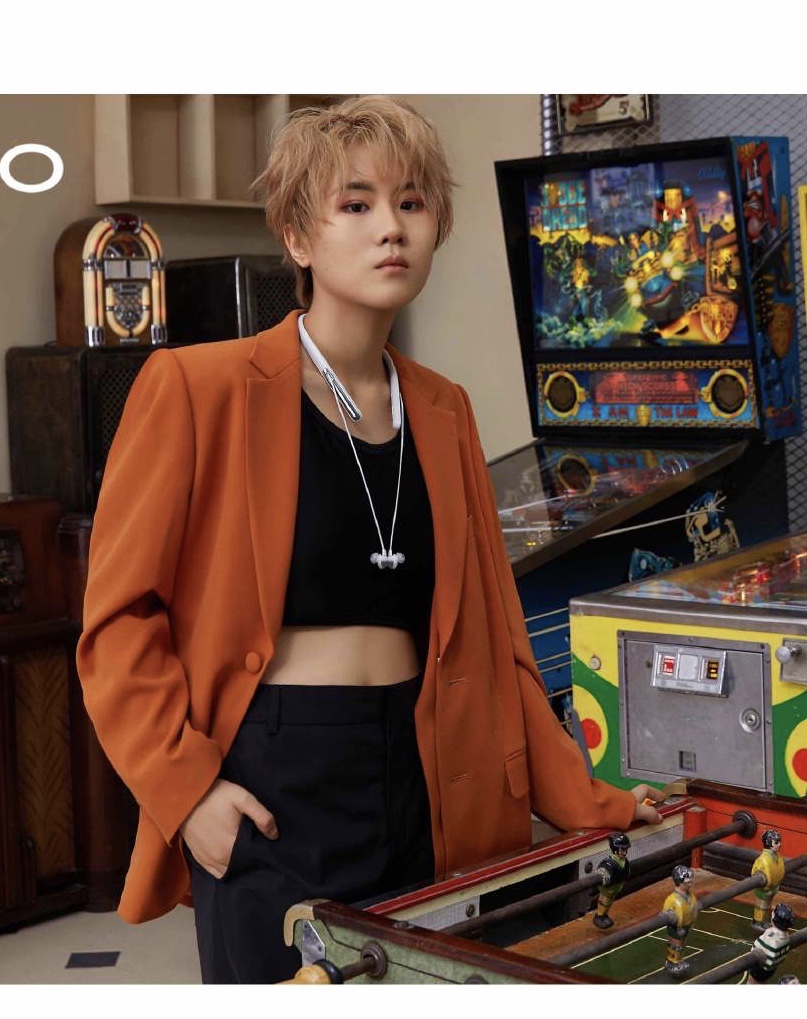 窦靖童和妹妹窦佳嫄虽然是同父异母的关系,但是两个