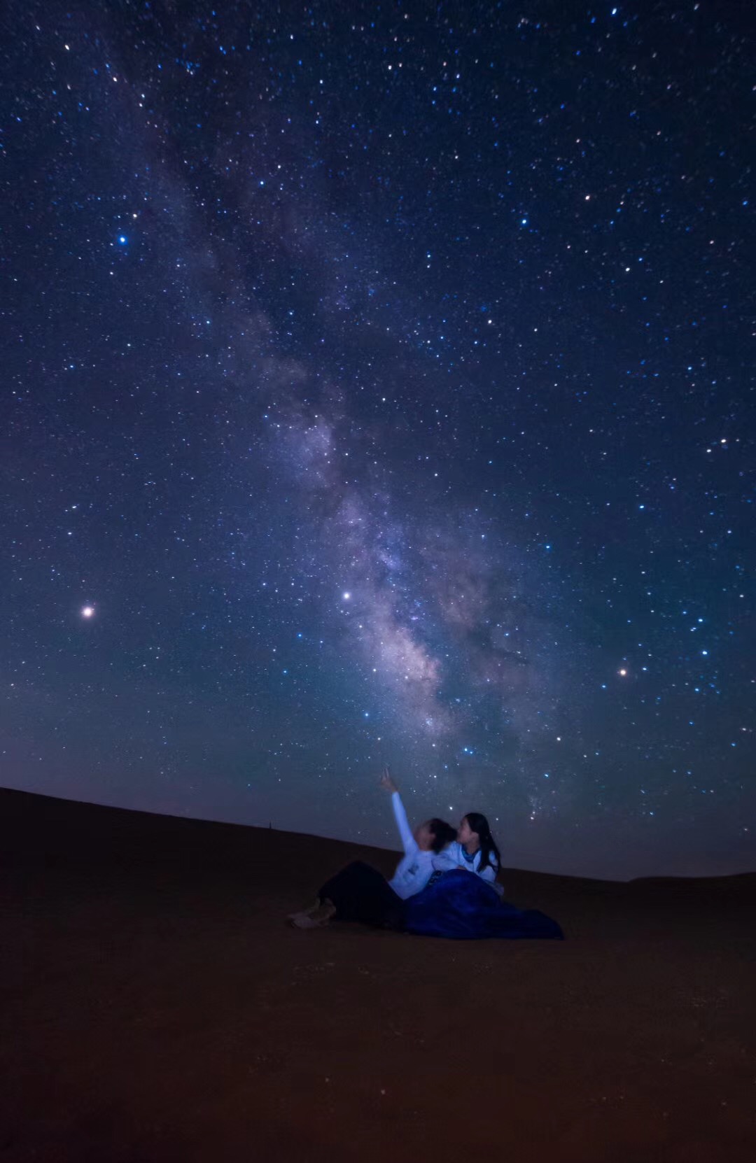 腾格里沙漠星空房车露营体验