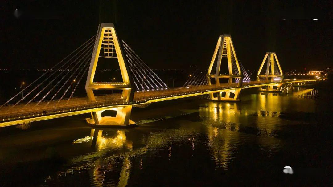 宜兴各大地标出现一群香港人网友这又是要拍电影