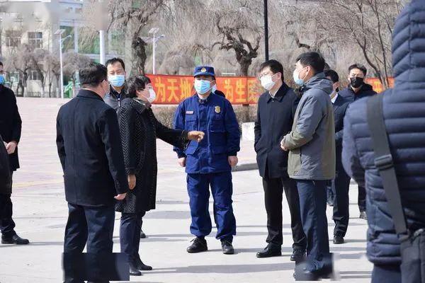 基层| 海林市市委书记金银华带队检查指导高三年级开学复课防疫和消防