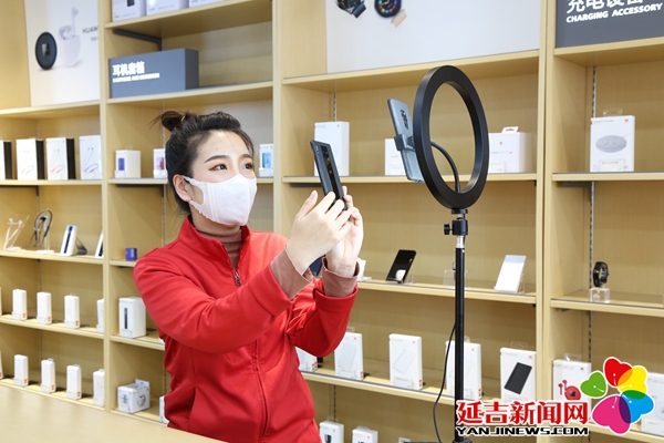 手机数码产品走俏 大众价格最受欢迎_华为