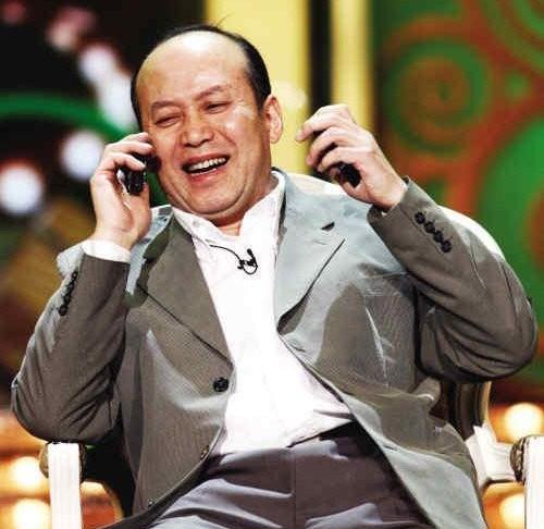 65岁郭达,恋上倪萍遭母亲反对,低调娶服装设计师育有一子很幸福