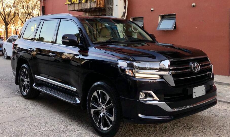 最豪华的6缸丰田陆巡提车!落地65万,车主:开出去比大众途锐还大气!