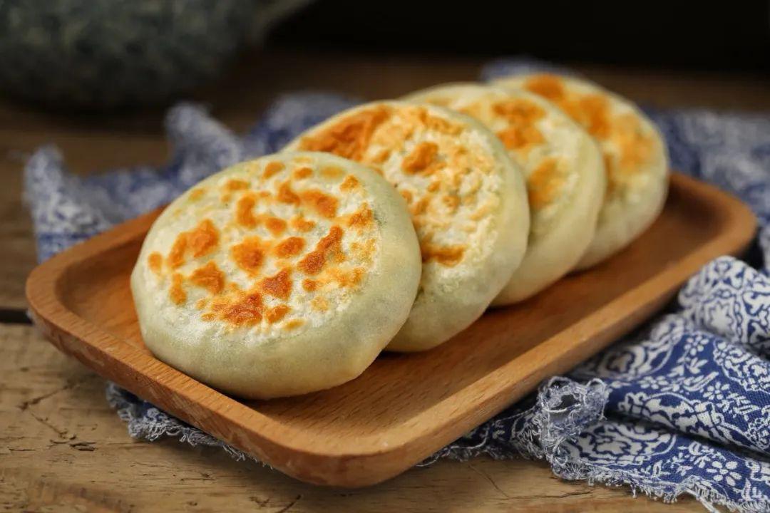 皮薄馅大的馅饼也是很多人的心头最爱,小的时候经常看着家里大人用电