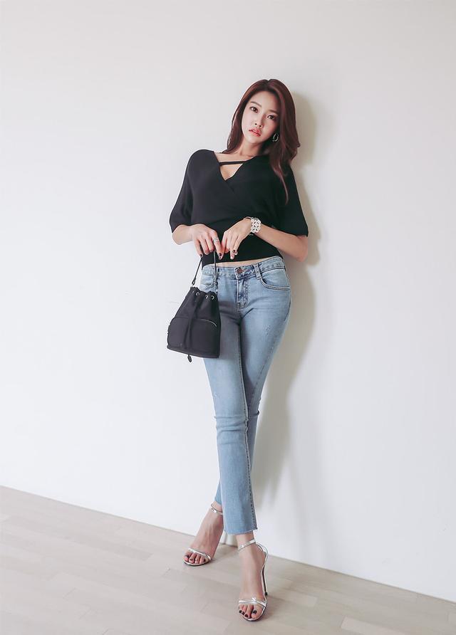 高清美图牛仔裤美女