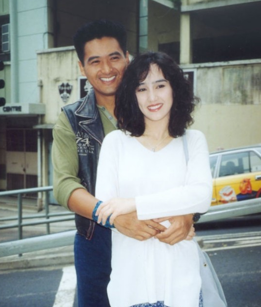 56岁柏安妮近况张国荣称她小甜心今一家四口幸福美满