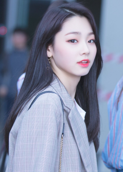 ioi成员康美娜ins居然关注了虞书欣还喜欢看虞书欣演的电视剧