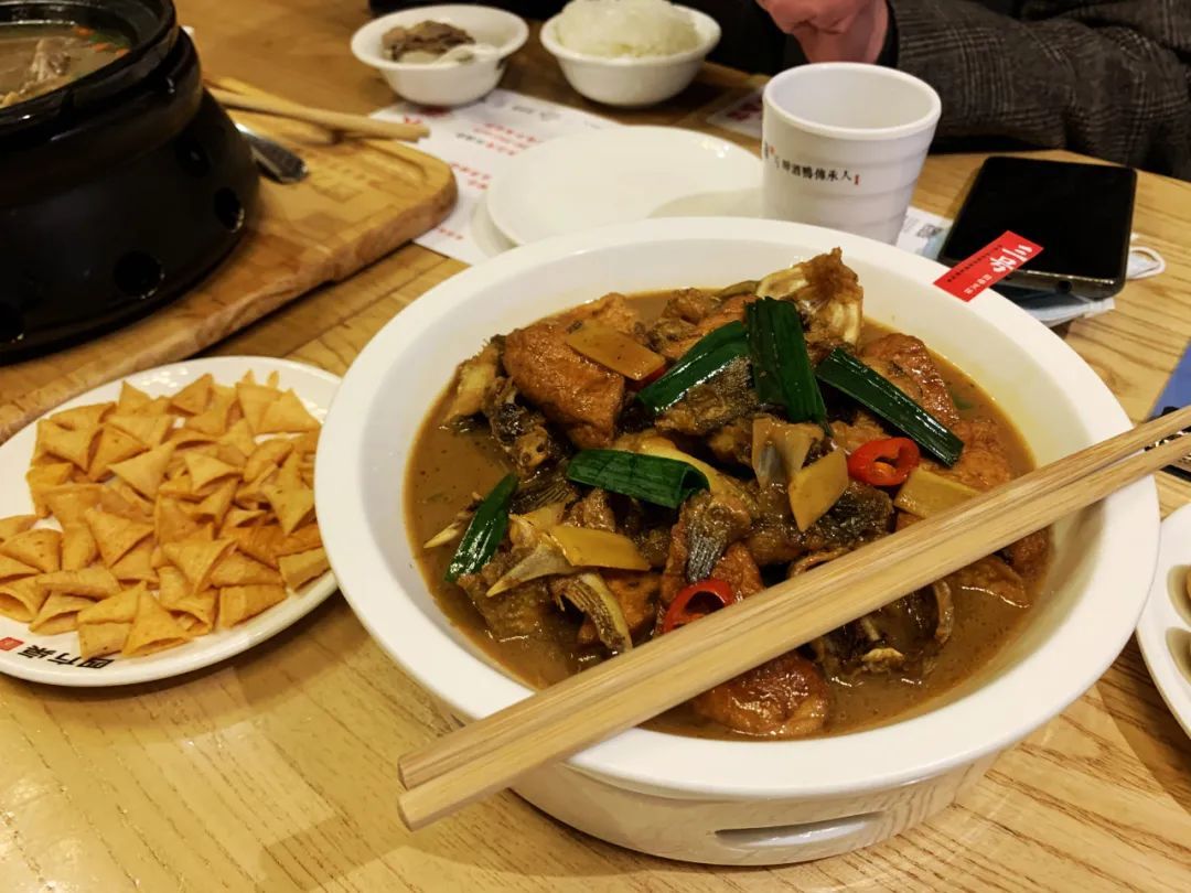 下馆子逛商场梅列区委书记带头消费为服务业鼓劲打气