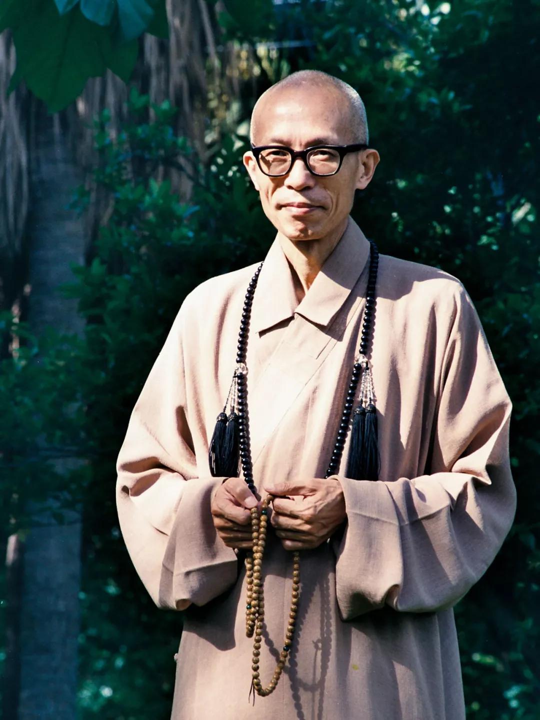 这位僧人用10年时间打造一座最美寺庙