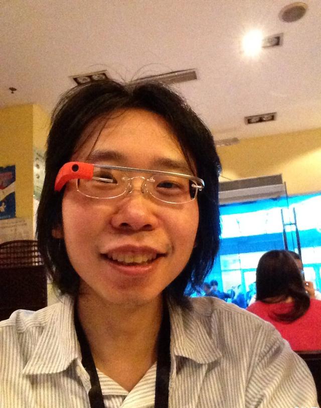 事实上,制作这些字幕特效的人就是林玥的同龄人,他