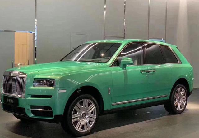 最时尚的劳斯莱斯库里南亮相芳草绿车身675升动力真洋气