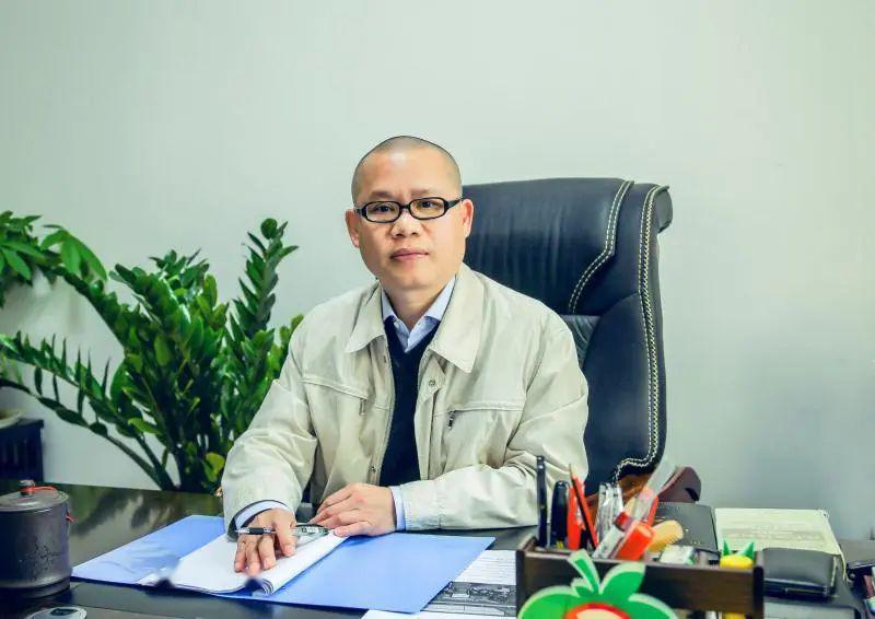 诗词日历刘克胤香烟上瘾三更味薄酒无心二两情