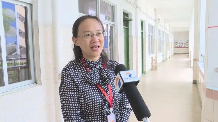 副校长 冯春慧近段时间我们已经多次通过《致家长和学生的一封信》