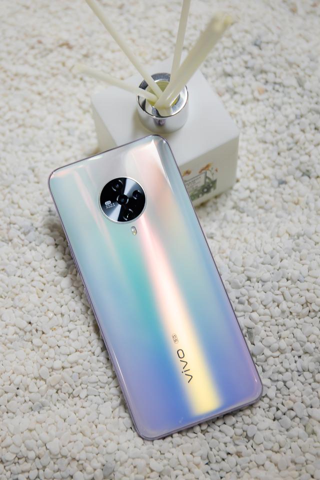 为了让用户尽情享受5g手机带来的乐趣,vivo特意为vivo s6配备了4500