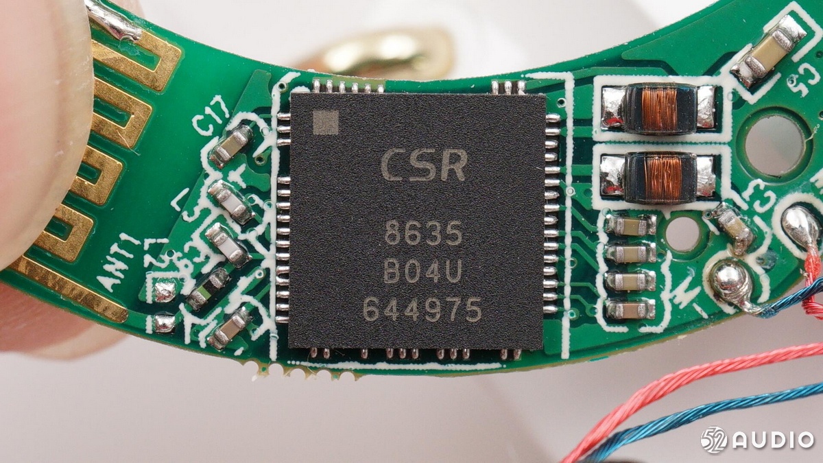 耳机采用高通csr8635蓝牙音频单芯片方案,支持蓝牙4.