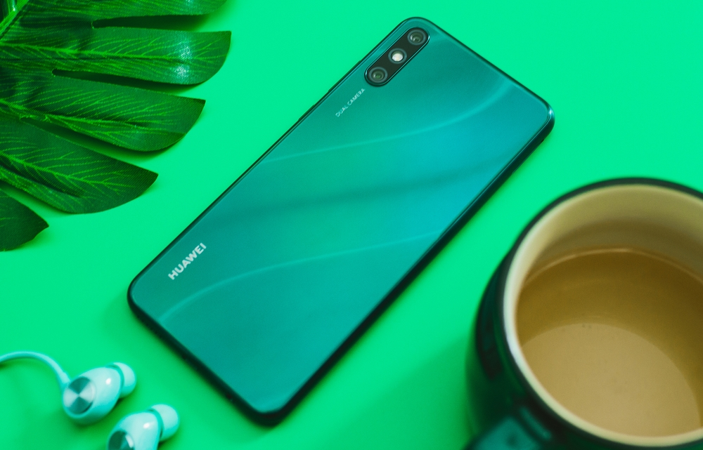 华为畅享10e炫彩三色火热预售 总有一款令你怦然心动