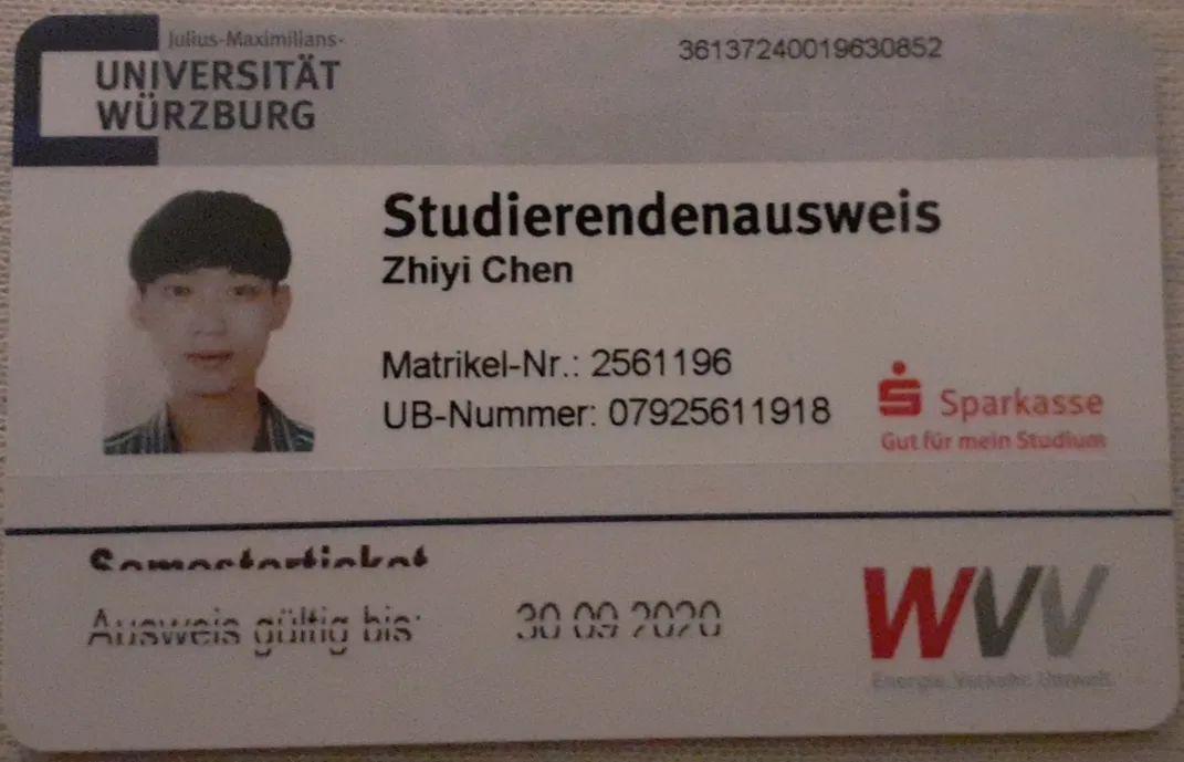 学生证 (拥有"博士发际线"前的陈志毅)记者:有没有什么想对现在的学弟