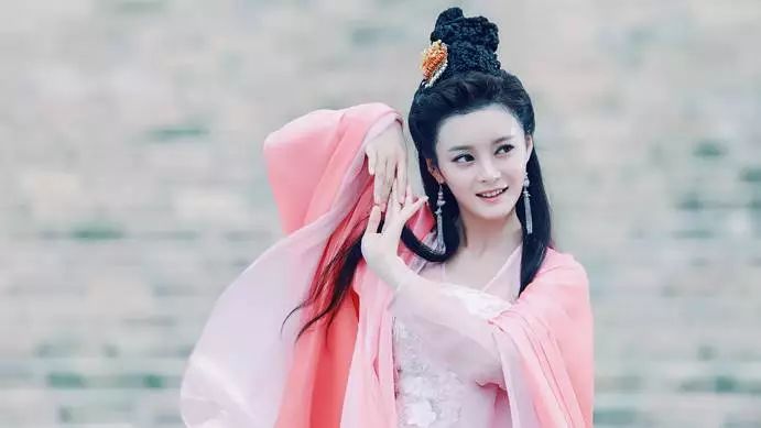 王瑞子挑战仙剑痴情不输刘亦菲与杨幂