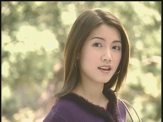 回归到剧的本身,男主角季晴川和女主角梁以薰是青梅竹马的玩伴,但后来