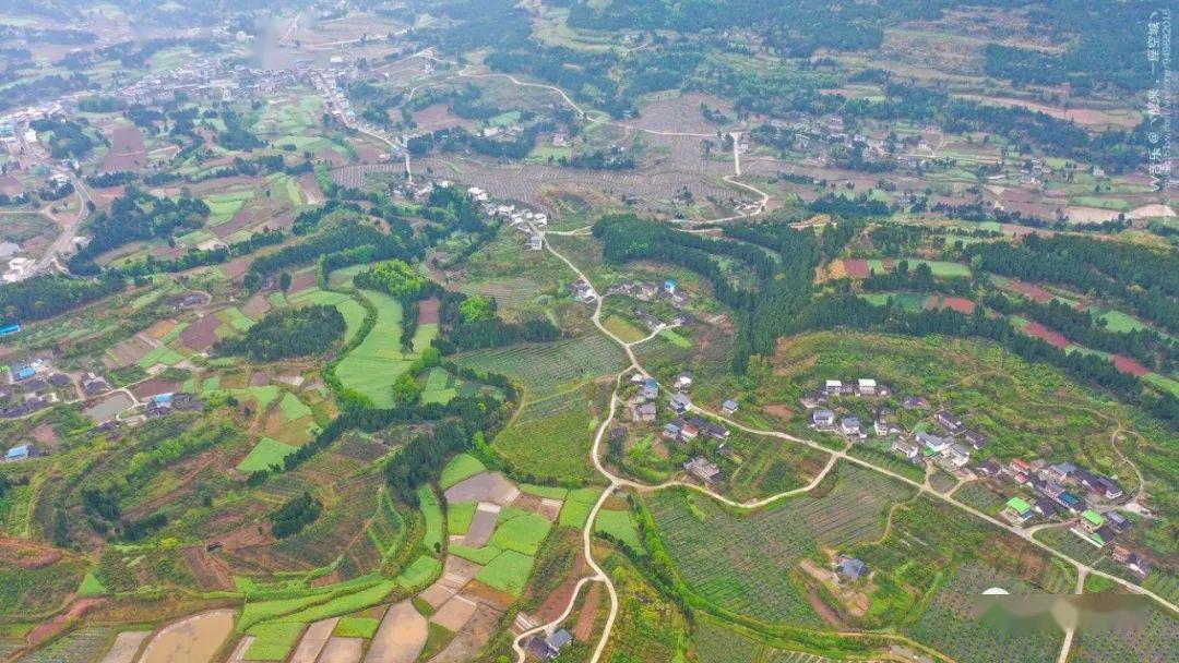 踏青好去处 最美桥亭村_飞凤镇