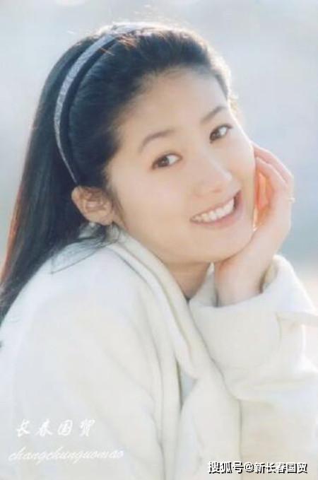 近日,息影20年的沈银河现身街头为老公池尚昱街头拉票助选,令粉丝得以