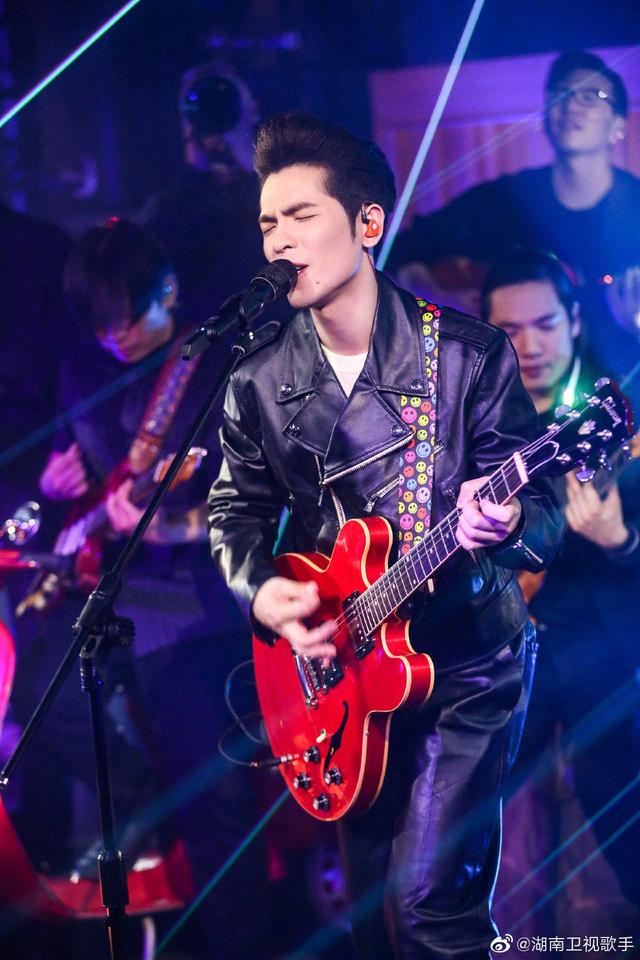 萧敬腾生日化身叛逆少年歌手舞台萧式深情惊叹星河