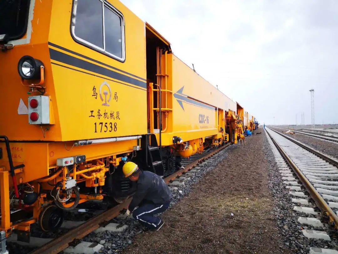 站段资讯 | 乌将线线路综合整治施工进行中