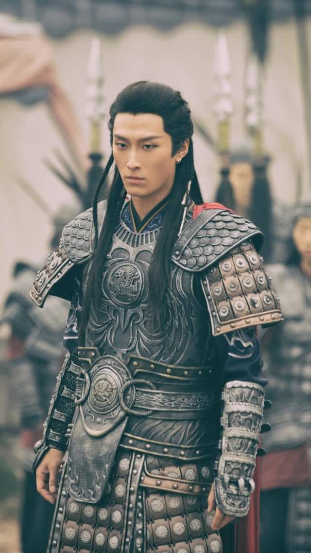 却并没有走在一起,后来楚乔独自一人去了梁国,也就是萧策所在的国家