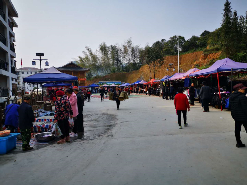 桃源县牛车河镇:取缔马路市场交通顽疾 构建和谐道路交通环境