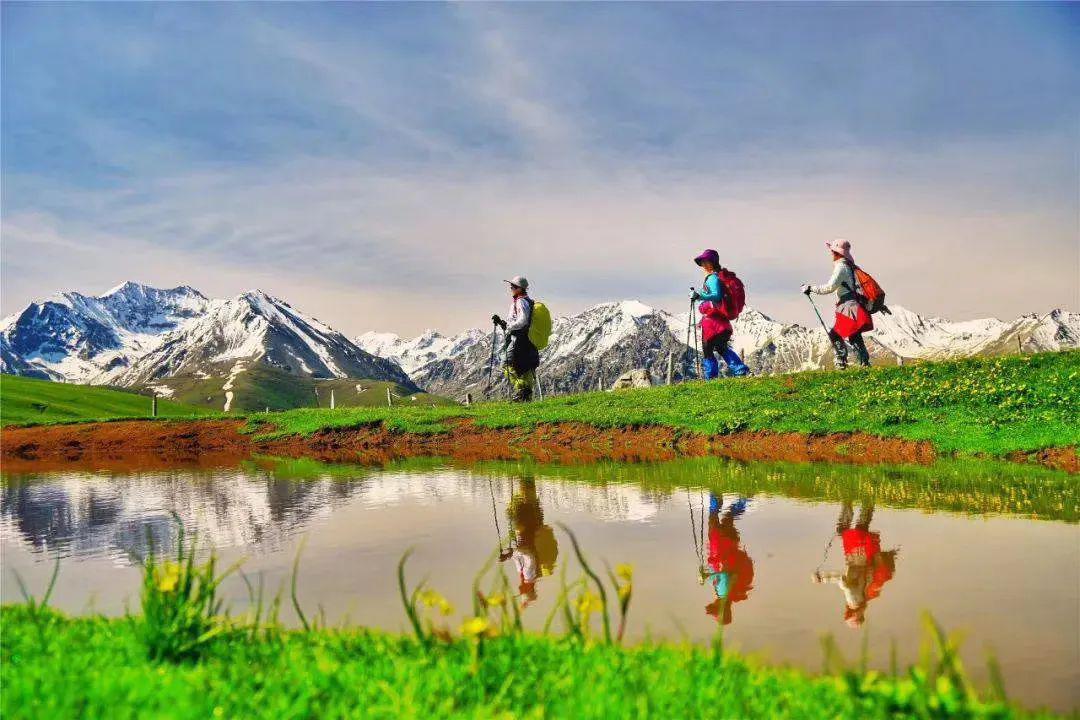 轻装徒步喀拉峻赛里木湖8日探索穿越探访寰宇间最立体草原寻探大西洋
