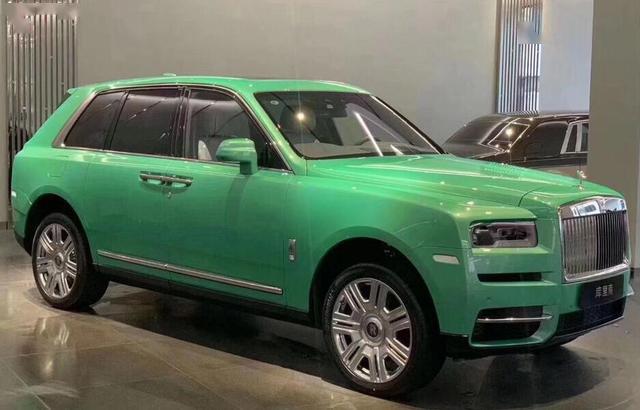 最时尚的劳斯莱斯库里南亮相芳草绿车身675升动力真洋气