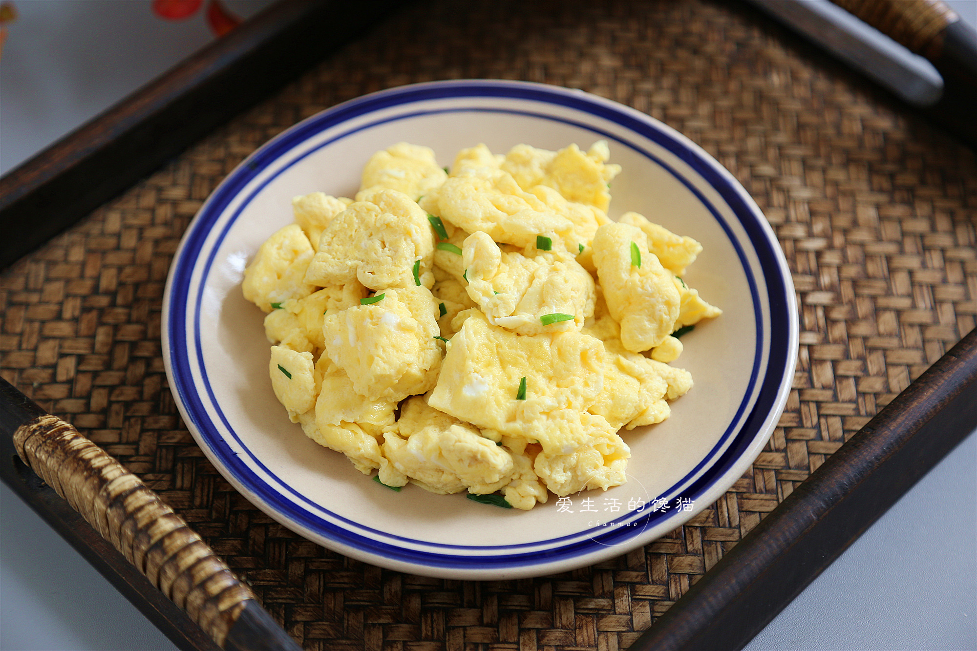 我家炒鸡蛋从来不放油半碗清水一倒3分钟出锅怎么吃也不胖