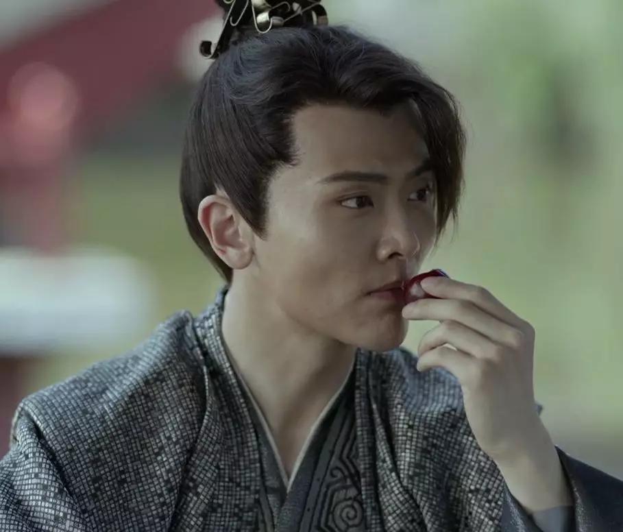 原创言冰云捅了范闲一刀,二皇子根本不知道是为什么