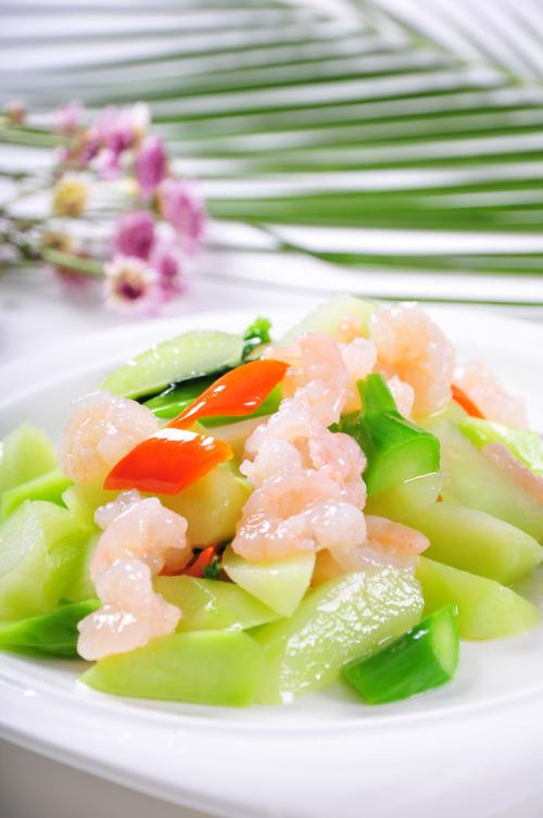 虾仁炒芥蓝;芥蓝一个,干虾仁一小把一小勺糖一小勺淀粉,油适量,好了